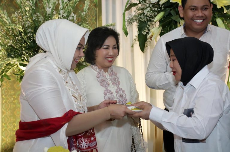 Anna Maria dan Relawan Capres dan Cawapres 01 Gelar Syukuran