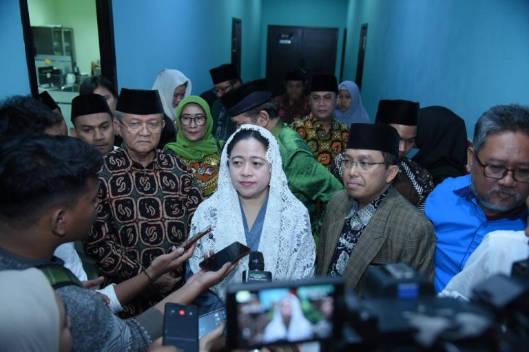 Ketua DPR RI Dr (HC) Puan Maharani Himbau Masyarakat Bersatu Lakukan Pencegahan Mandiri