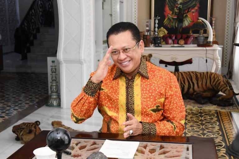 Seminar Nasional ‘Restrukturisasi Keuangan dan Bisnis dalam Menghadapi Krisis Ekonomi’