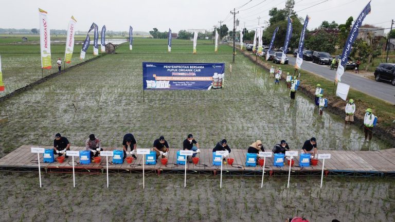 Petani Kini Lebih Mudah Mengaplikasikan Pupuk Organik Blora