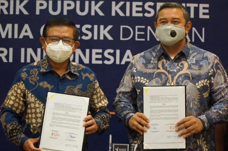 PUPUK INDONESIA KAJI PEMBANGUNAN PABRIK PUPUK KIESERITE DENGAN POLOWIJO GOSARI INDONESIA