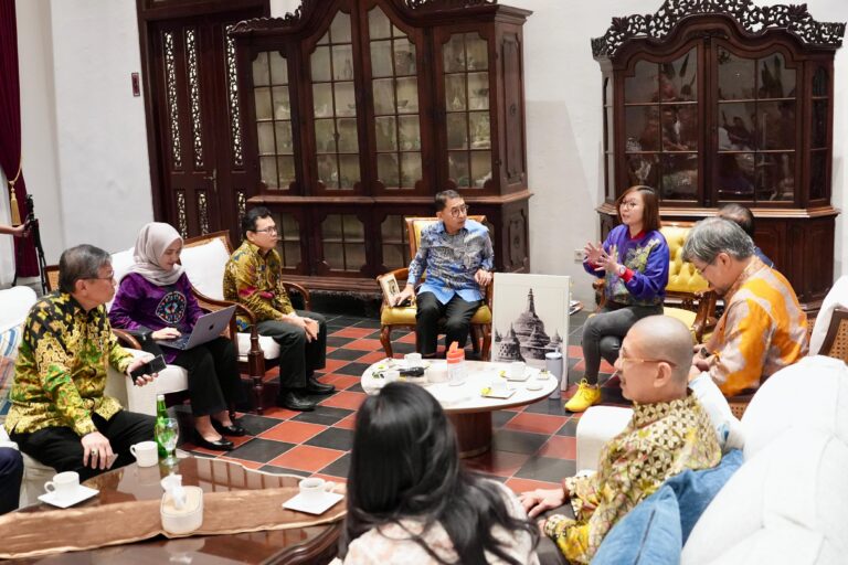 Kolaborasi saat Perayaan Waisak Turut Kembangkan Ekraf Lokal