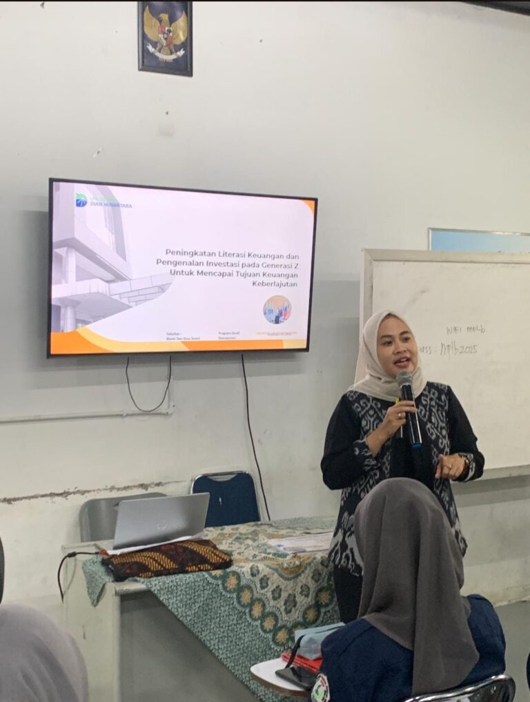 Fathihani SE.,MM. Dosen Universitas Dian Nusantara